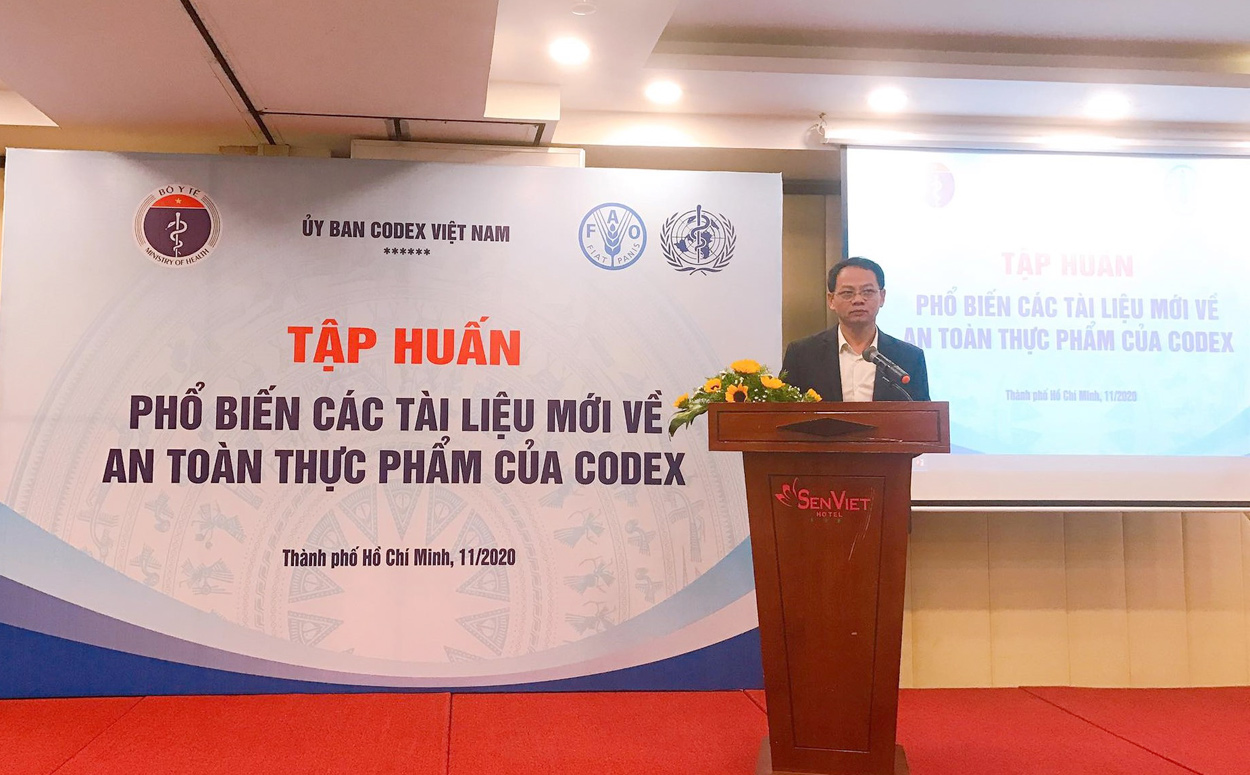 TS Lê Văn Giang, Phó Cục trưởng Cục ATTP phát biểu khai mạc lớp tập huấn